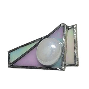 Stauned glass pin brooch irredescent lilac light blue faux round pearl bead